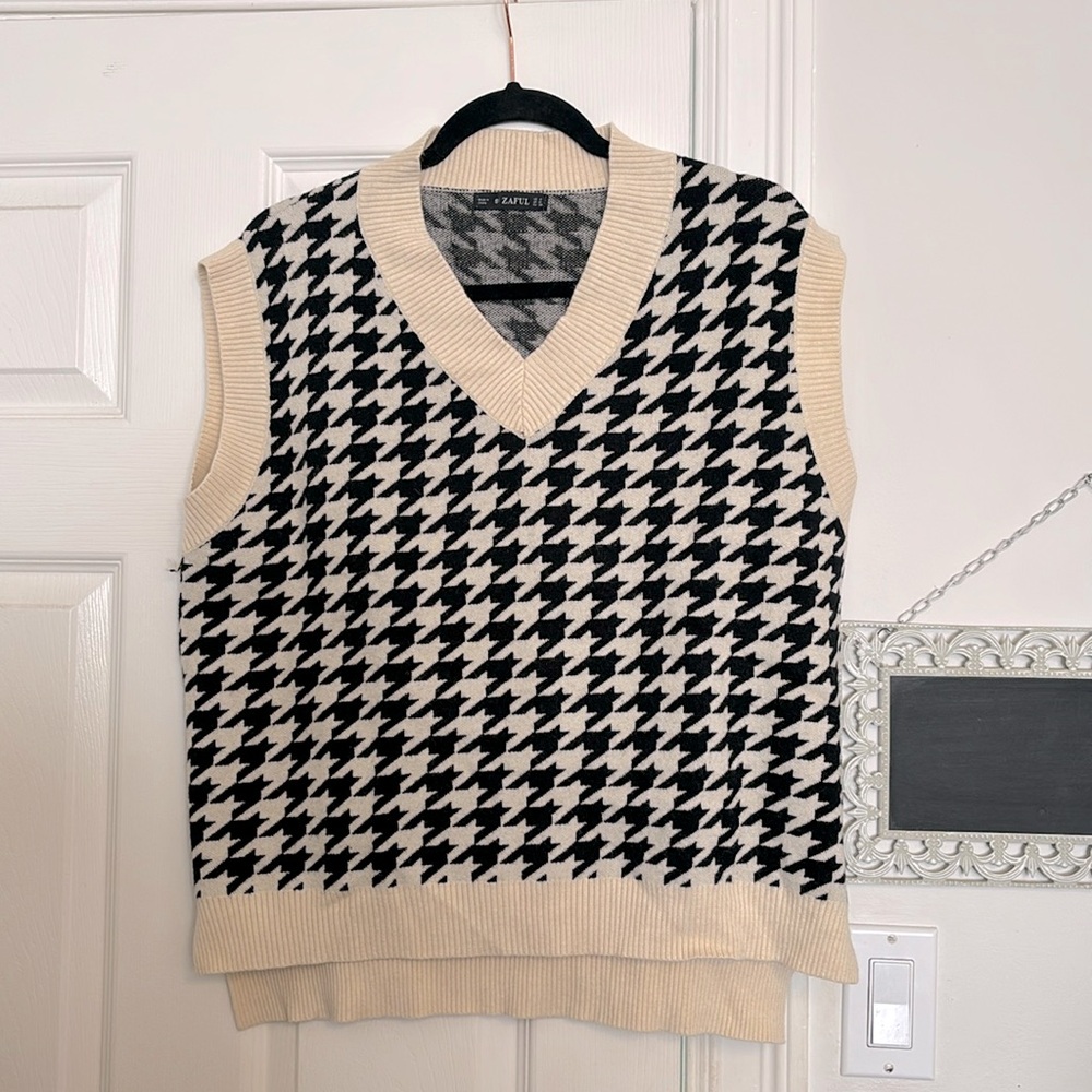 Houndstooth Oversized Sweater Vest